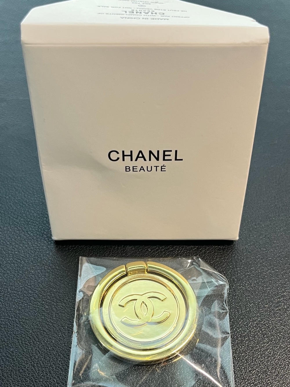 CHANEL Gold Interlocking CC Phone Ring Holder